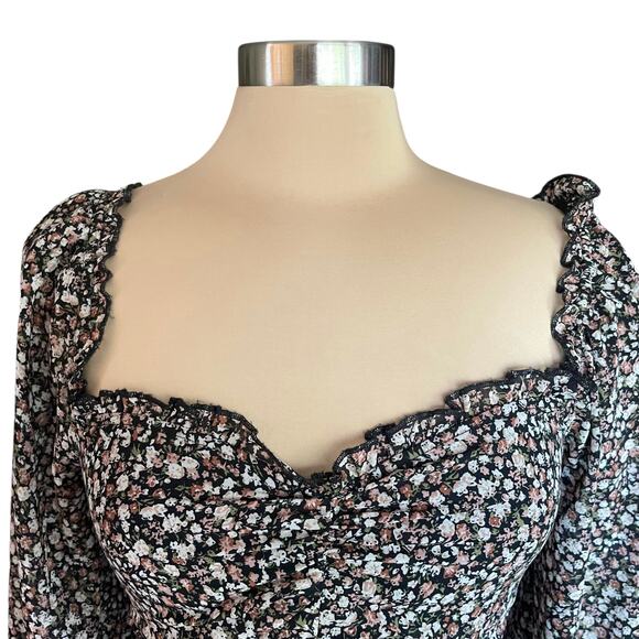 ASTR The Label Livie Black Wine Ditsy Top SM Sweetheart Neck Coquette Milkmaid - Picture 2 of 8